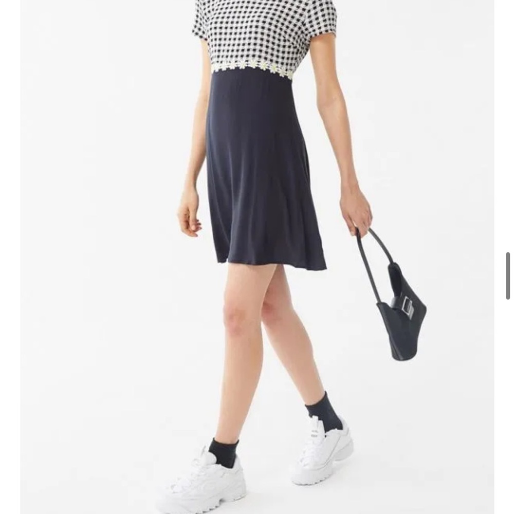 Urban Outfitters Daisy Floral Mini Dress Size Medium - Picture 16 of 16